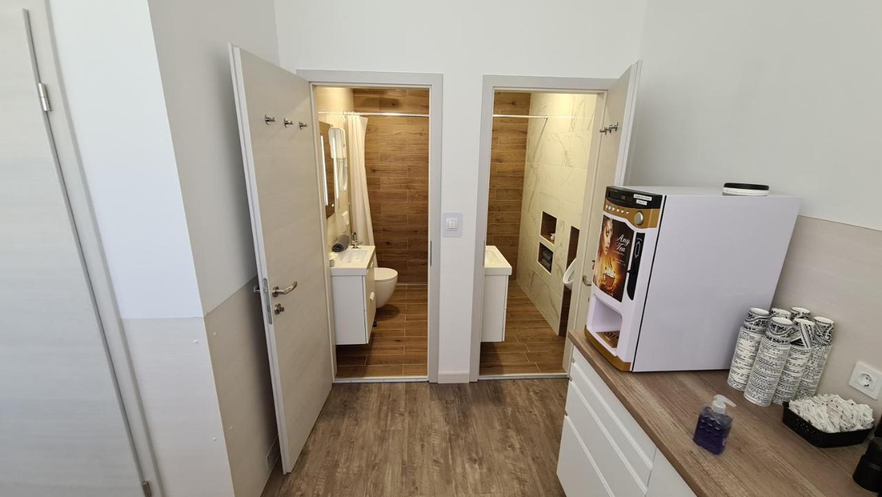 לובליאנה Cabin Hostel מראה חיצוני תמונה